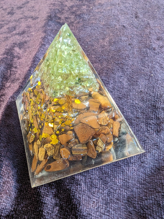 Orgone pyramid 65g Rocks and Things