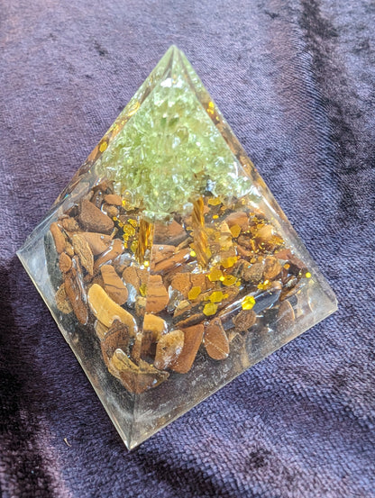 Orgone pyramid 65g Rocks and Things