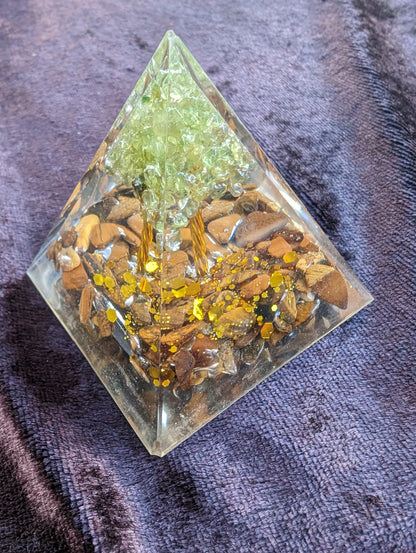 Orgone pyramid 65g Rocks and Things