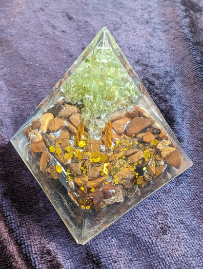 Orgone pyramid 65g Rocks and Things