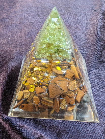 Orgone pyramid 65g Rocks and Things