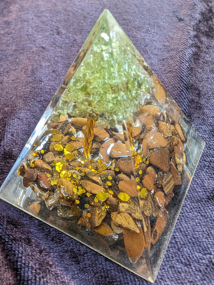 Orgone pyramid 65g Rocks and Things