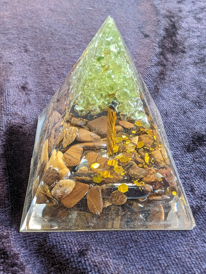 Orgone pyramid 65g Rocks and Things