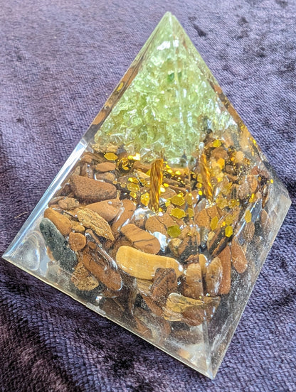 Orgone pyramid 65g Rocks and Things