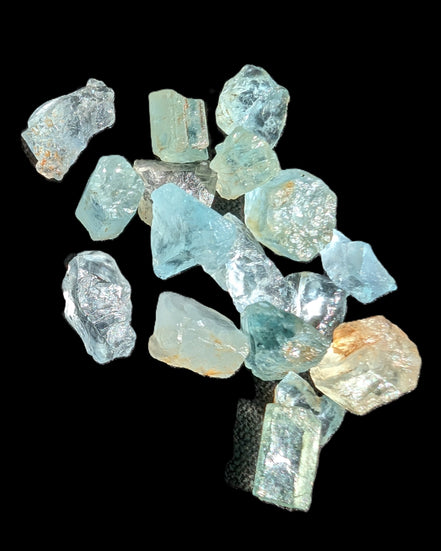 Aquamarine tiny natural crystals 6-7g in sunlight - Rocks and Things Store