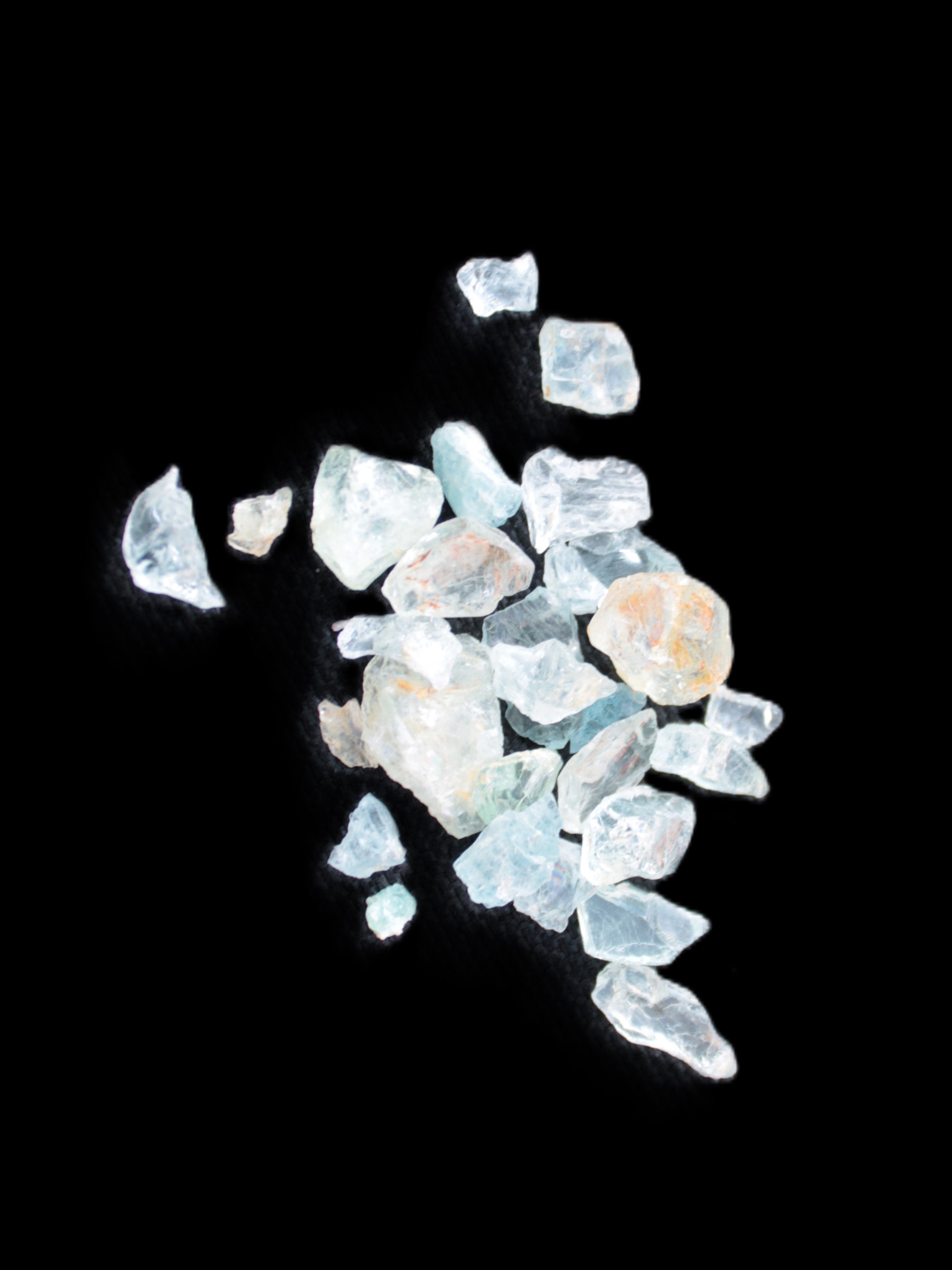 Aquamarine tiny natural crystals 6-7g in sunlight - Rocks and Things Store