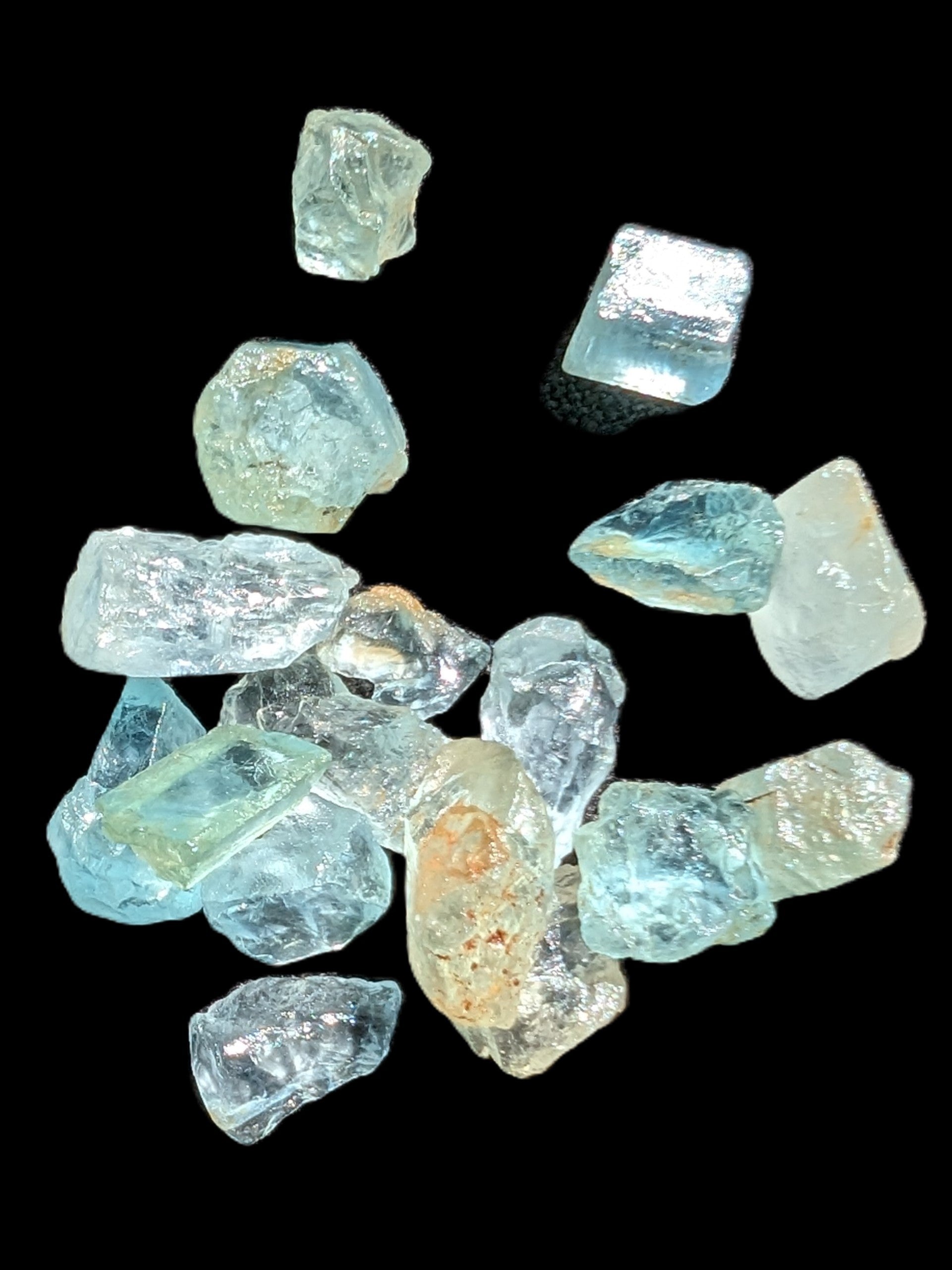 Aquamarine tiny natural crystals 6-7g in sunlight - Rocks and Things Store