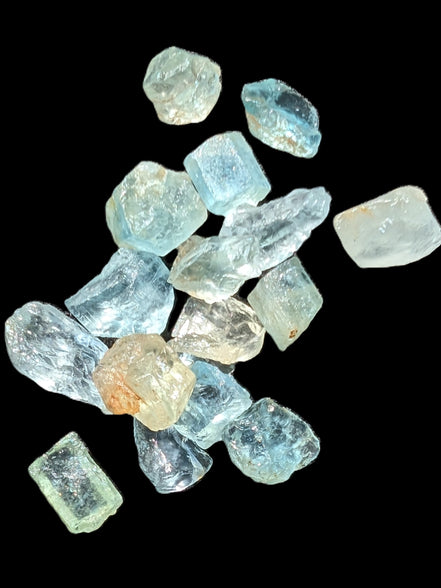 Aquamarine tiny natural crystals 6-7g in sunlight - Rocks and Things Store