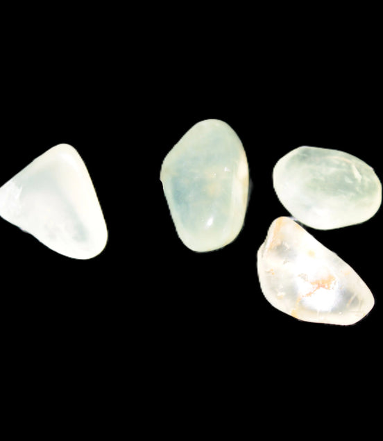 Golden Prehnite 3/4 crystals 5-6g Rocks and Things