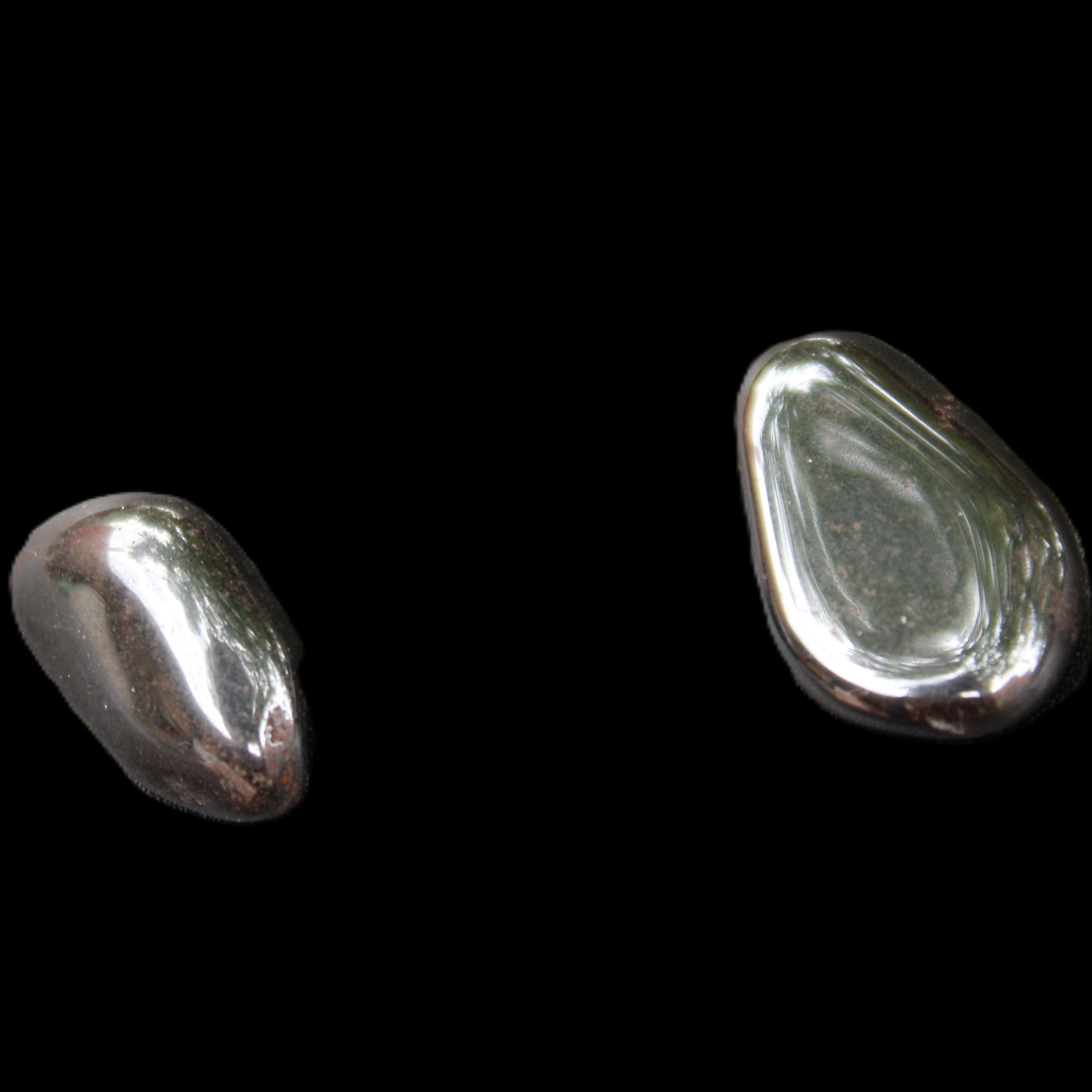 Hematite Teraherz 1-3 stones 8-12g in sunlight - Rocks and Things Store