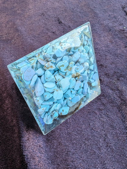 Orgone pyramid 70g Rocks and Things