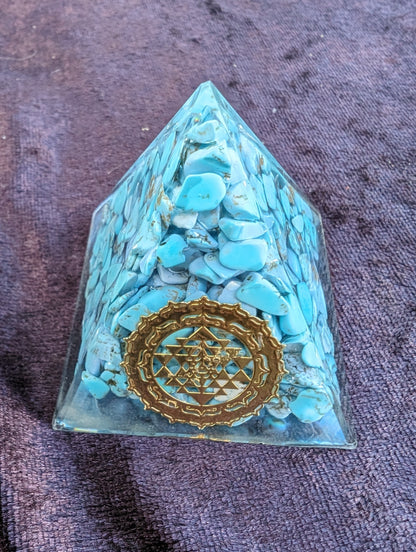 Orgone pyramid 70g Rocks and Things