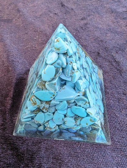 Orgone pyramid 70g Rocks and Things