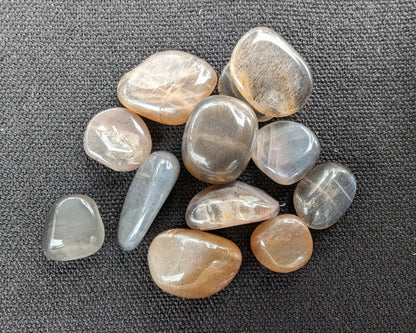 Golden Sunstone 11 tumbled tiny stones 10-12g Rocks and Things Store