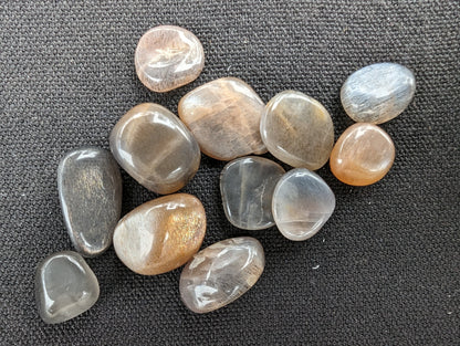 Golden Sunstone 11 tumbled tiny stones 10-12g Rocks and Things Store