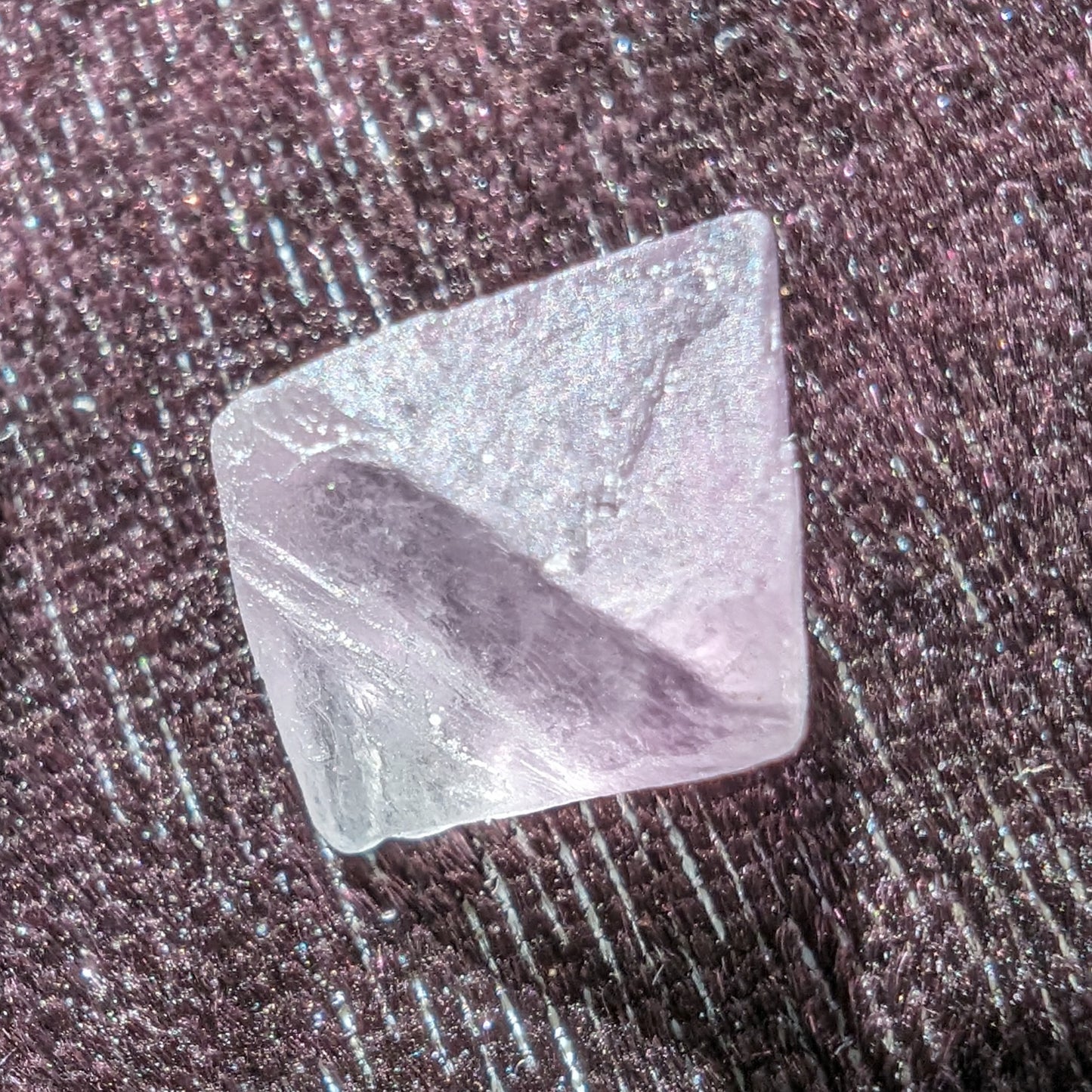 Fluorite octahedron crystal 2-7g