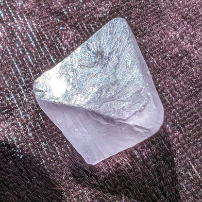 Fluorite octahedron crystal 2-7g