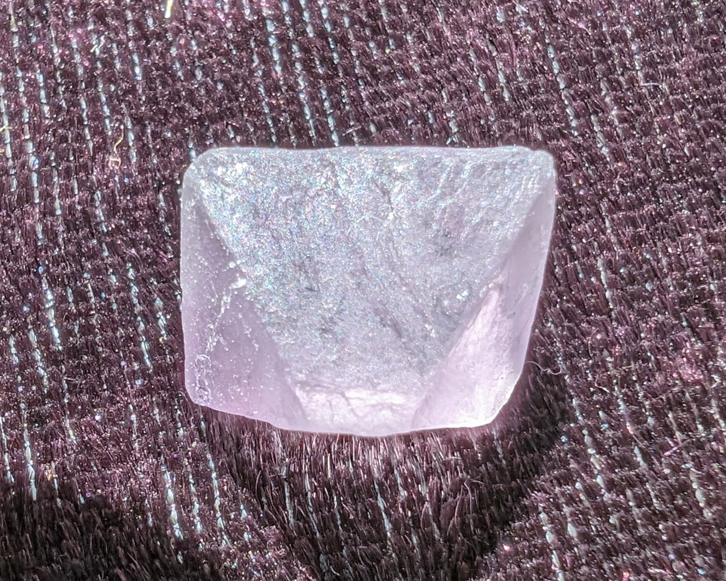 Fluorite octahedron crystal 2-7g