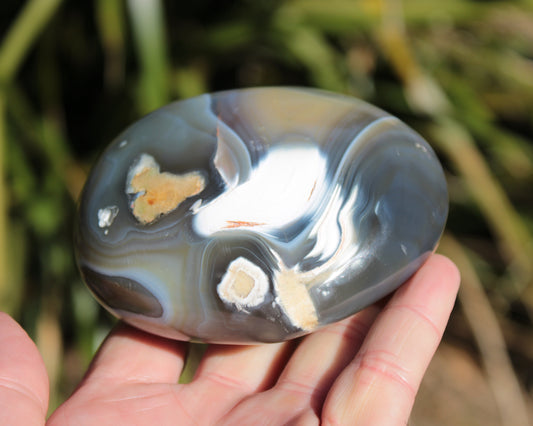 Killer whale Agate heart 548g Rocks and Things