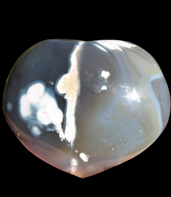 Killer Whale Agate heart 548g in sunlight - Rocks and Things Store