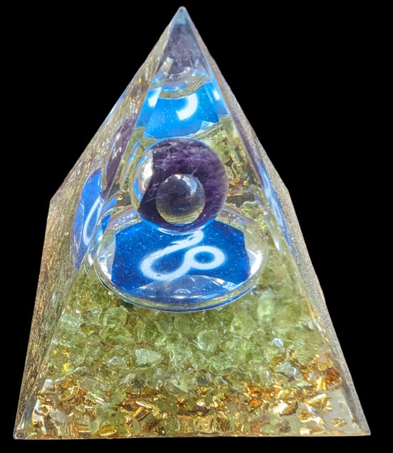 Orgone pyramid 63g - Rocks and Things Store