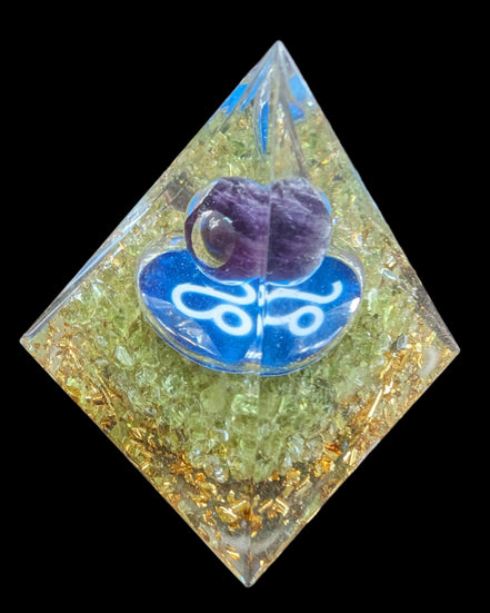 Orgone pyramid 63g - Rocks and Things Store