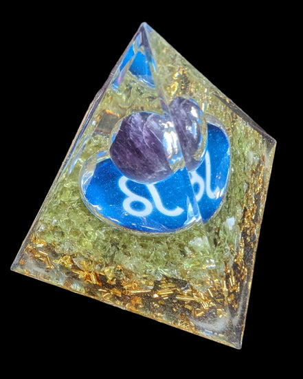 Orgone pyramid 63g - Rocks and Things Store