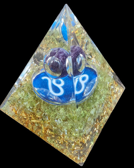 Orgone pyramid 63g - Rocks and Things Store