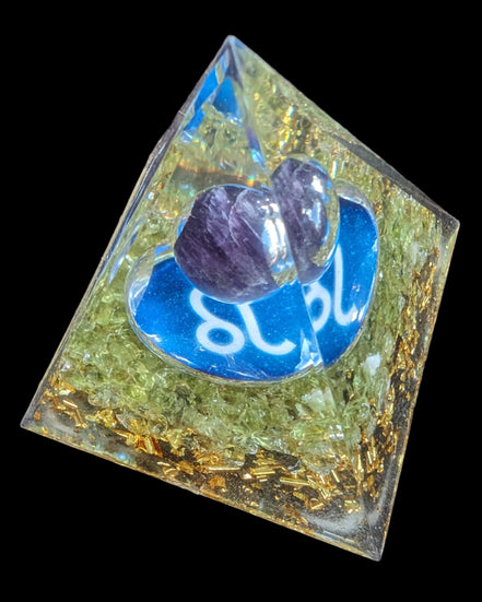 Orgone pyramid 63g - Rocks and Things Store