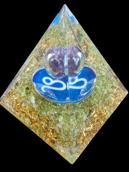 Orgone pyramid 63g - Rocks and Things Store