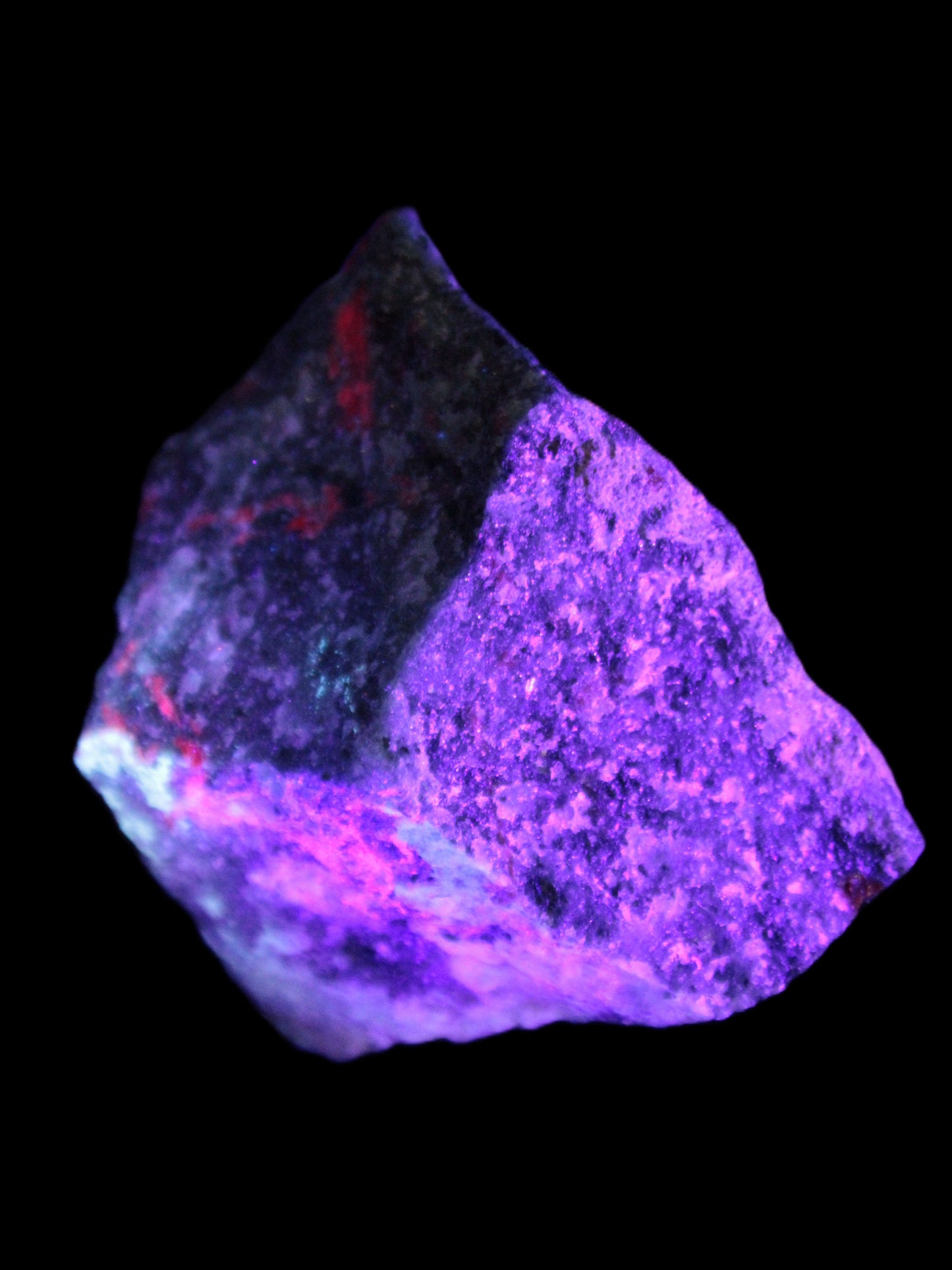 Natural Ruby Zoisite 418g in UV light