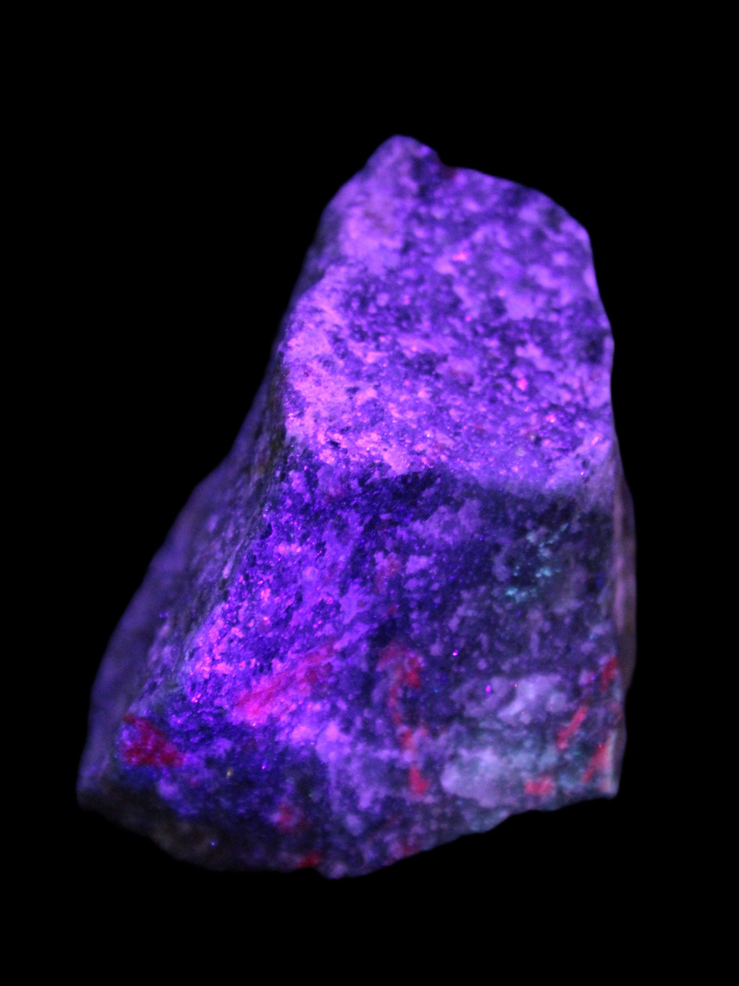 Natural Ruby Zoisite 418g in UV light