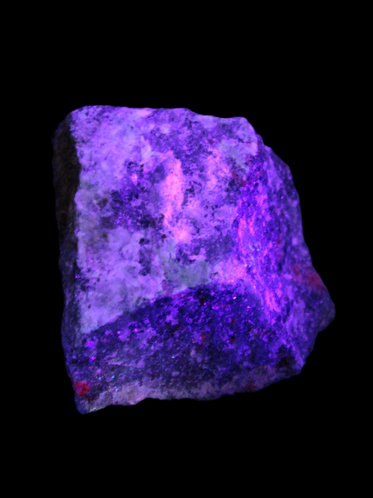 Natural Ruby Zoisite 418g in UV light