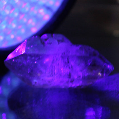 Fenster Diamond Quartz with petroleum fluorescence 41-48mm 12-18g