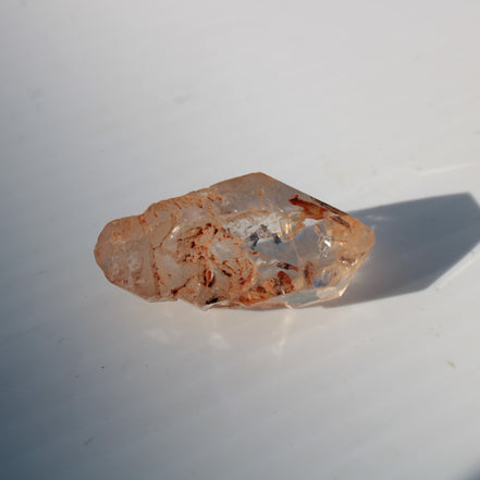 Fenster Diamond Quartz with petroleum fluorescence 30-35mm 10-12g Rocks and Things