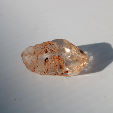 Fenster Diamond Quartz with petroleum fluorescence 30-35mm 10-12g Rocks and Things