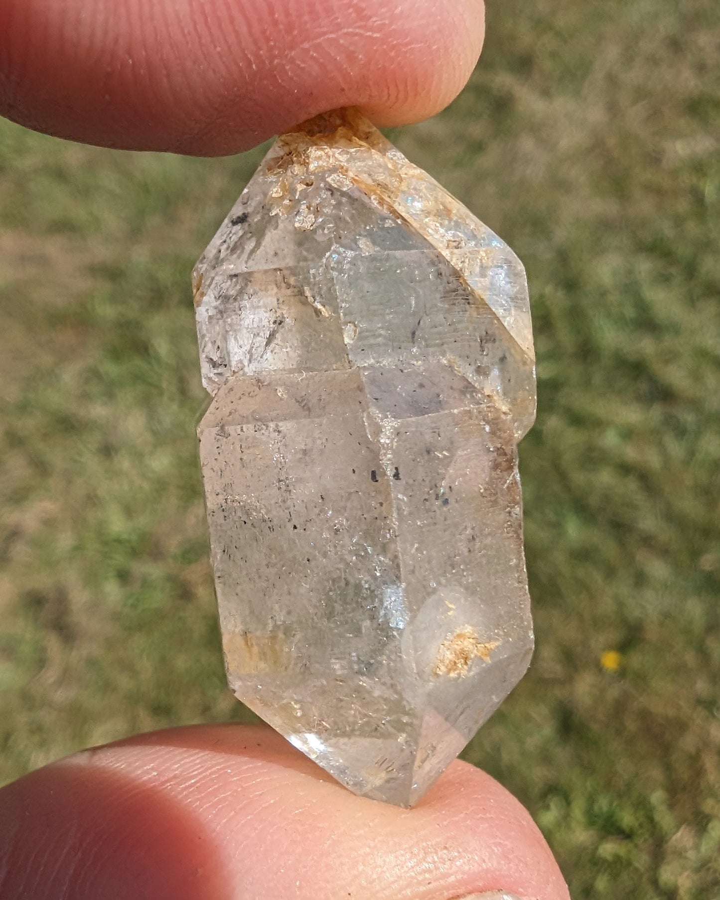 Herkimer Diamond Quartz with enhydro 80ct 16g