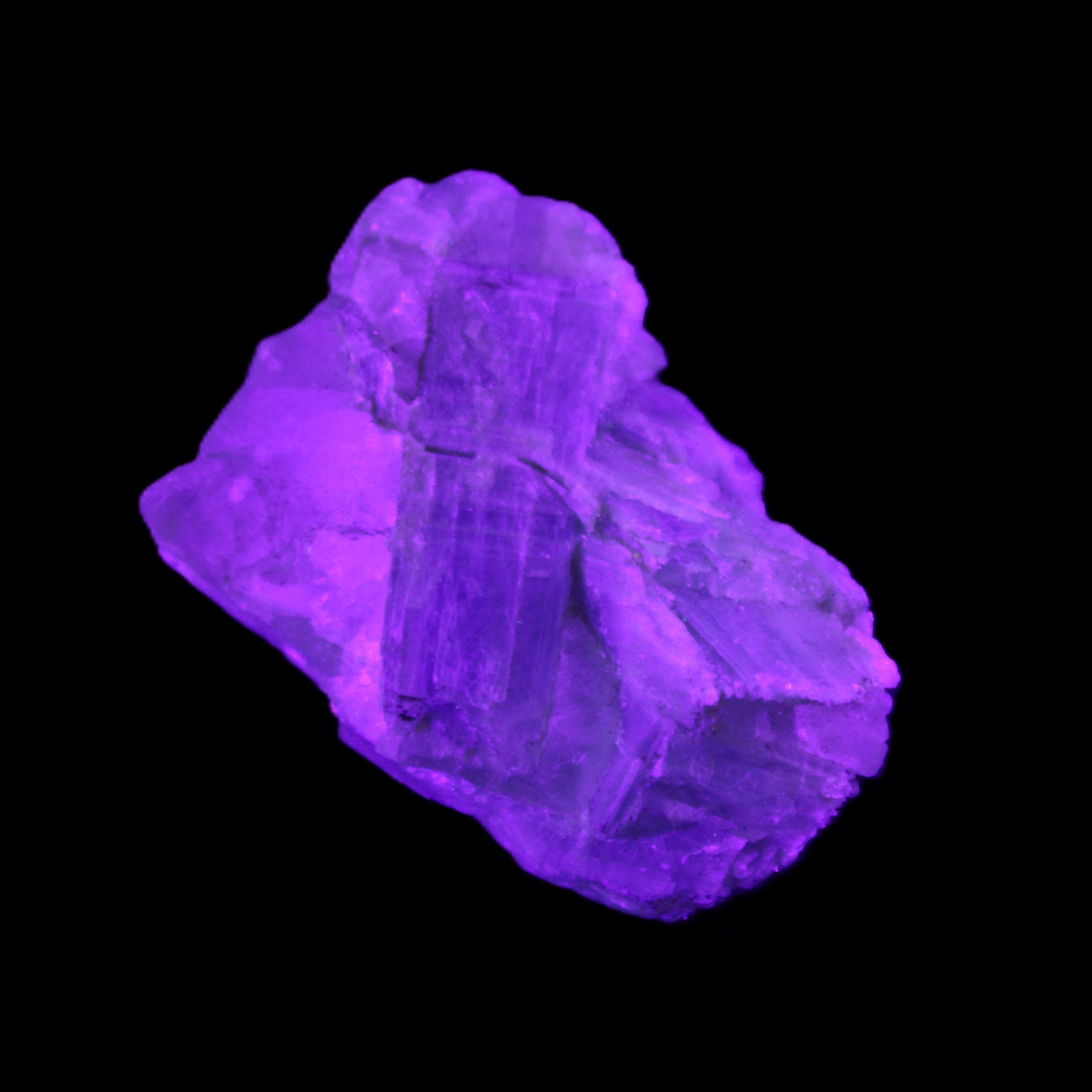 Kyanite 42g in UV light - Rocks and Things Store