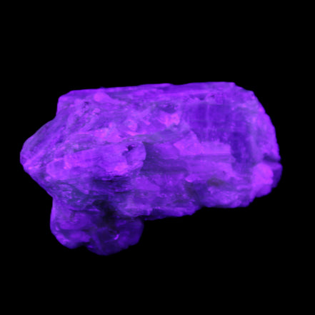 Kyanite 42g in UV light - Rocks and Things Store