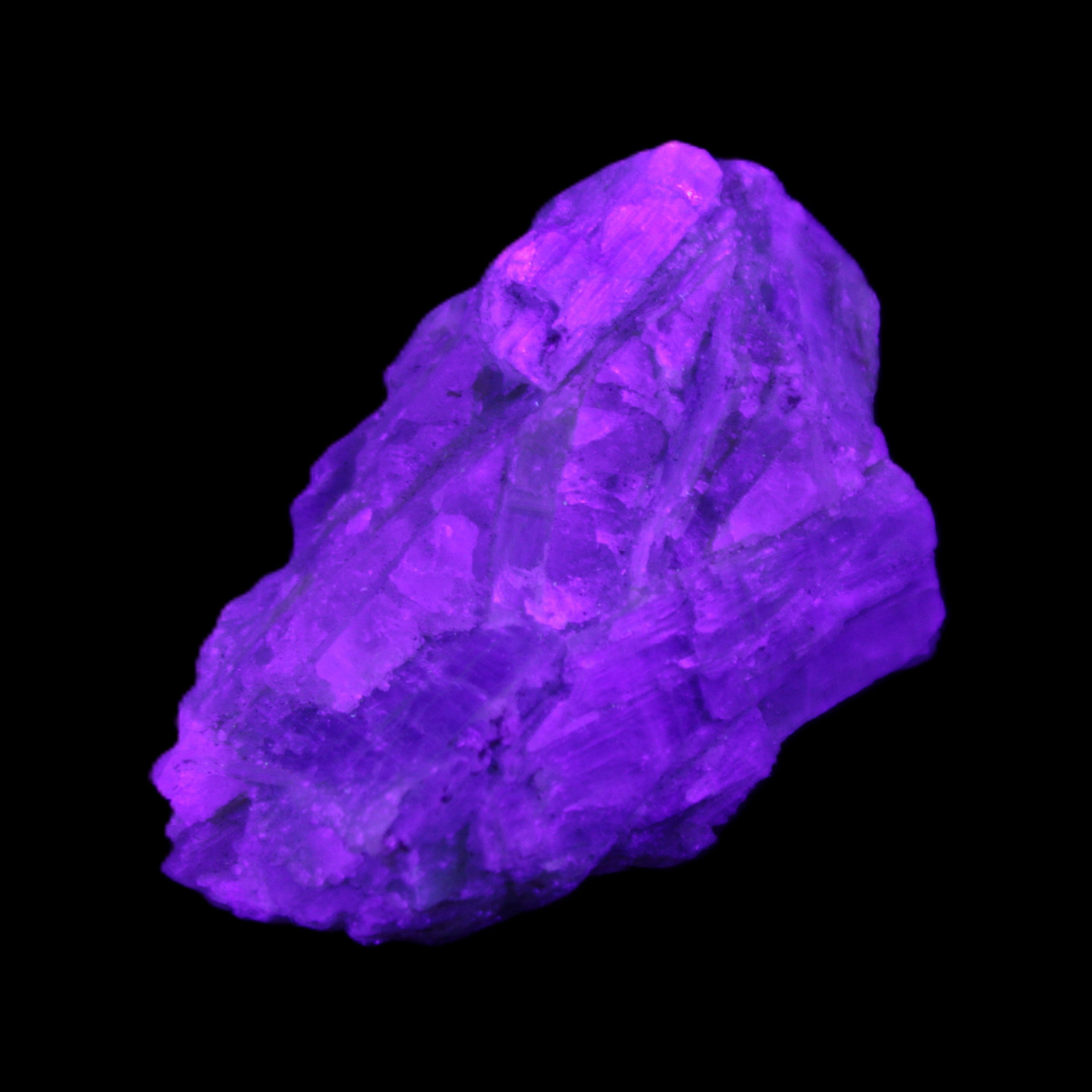 Kyanite 42g in UV light - Rocks and Things Store