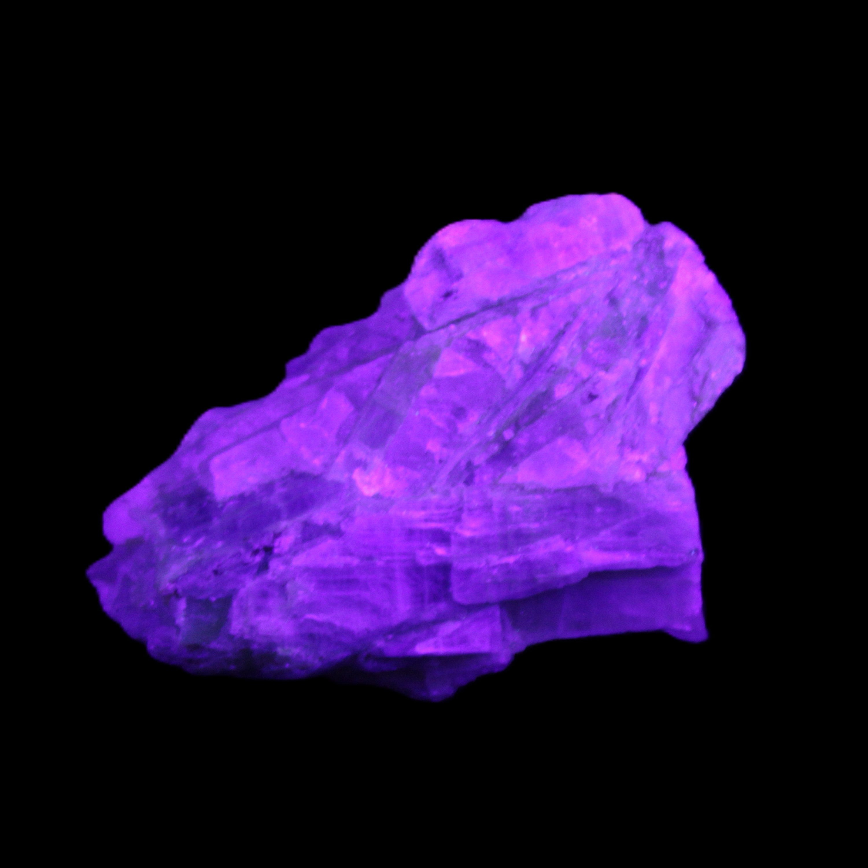 Kyanite 42g in UV light - Rocks and Things Store