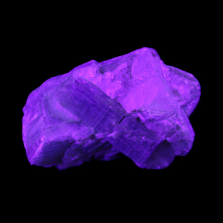 Kyanite 42g in UV light - Rocks and Things Store
