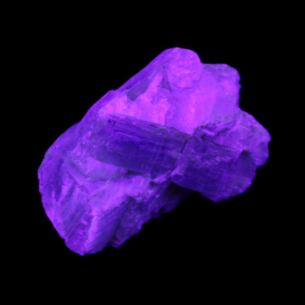 Kyanite 42g in UV light - Rocks and Things Store