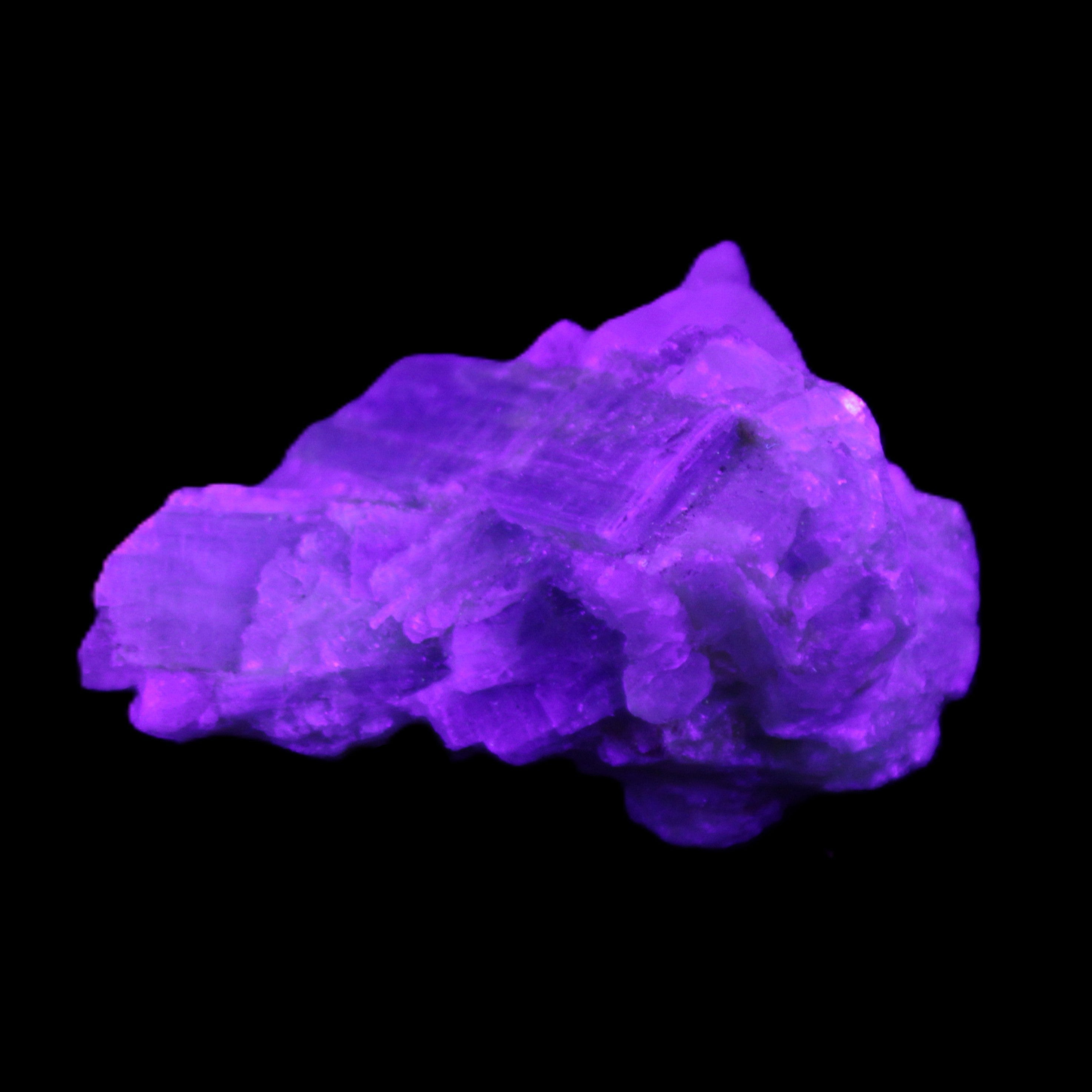 Kyanite 42g in UV light - Rocks and Things Store