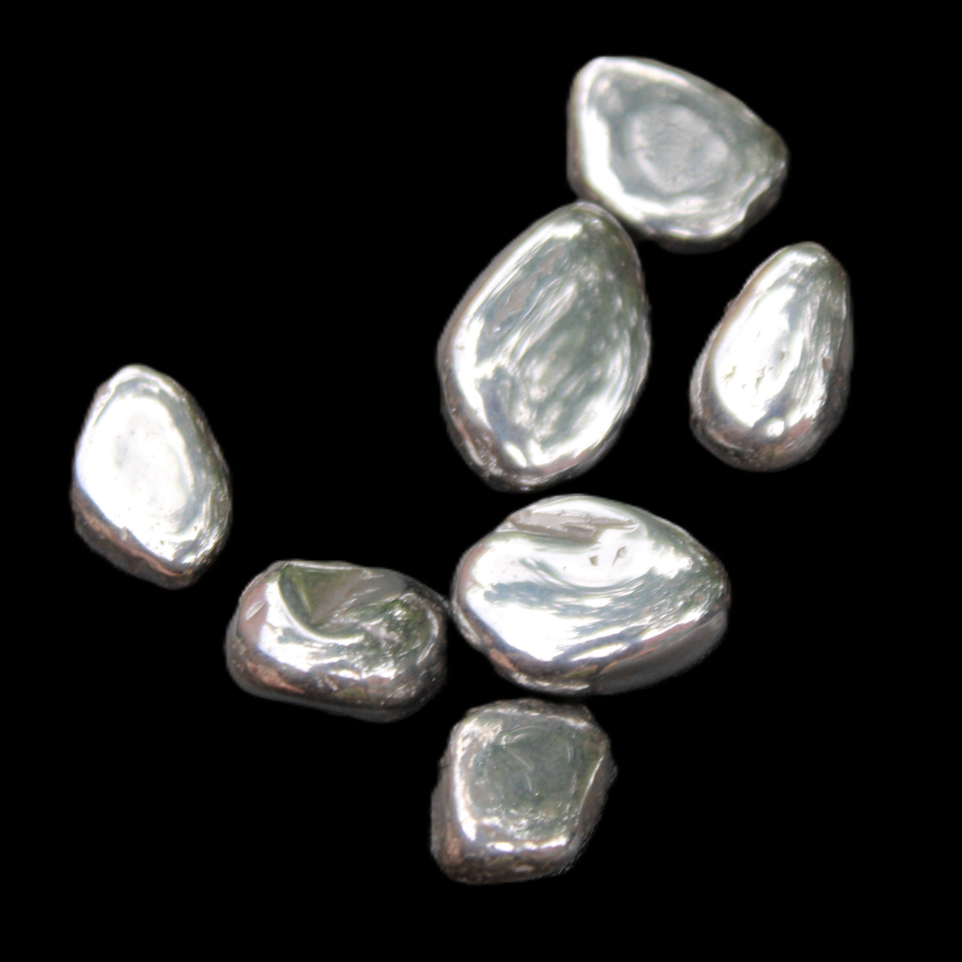 Hematite Terahertz 6-8 stones 10-11g in sunlight - Rocks and Things Store