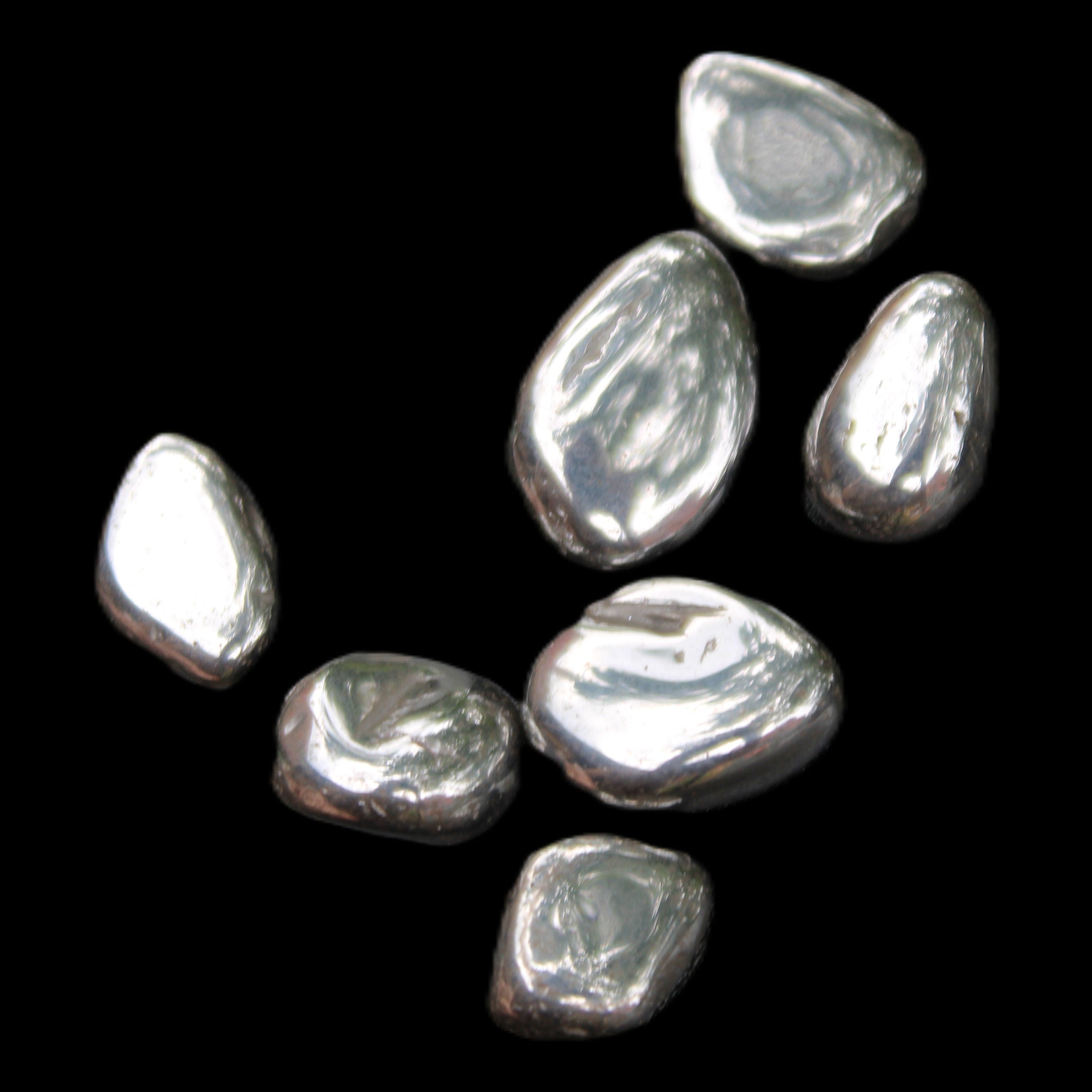 Hematite Terahertz 6-8 stones 10-11g in sunlight - Rocks and Things Store