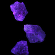 Strawberry Quartz from Arusha, Tanzania 2/3 crystal 8-13g in UV light - Rocks and Things Store