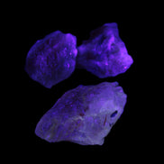 Strawberry Quartz from Arusha, Tanzania 2/3 crystal 8-13g in UV light - Rocks and Things Store