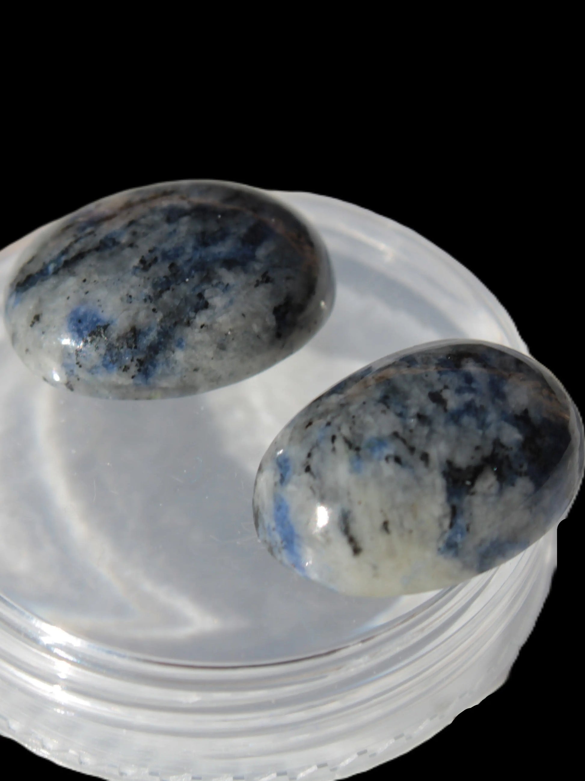 Sodalite 2 polished cabachons 13*17mm - 14*17mm  (2.7-2.9g each)  5.6/5.8g Rocks and Things