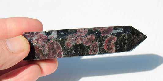 Garnet wand 123g Rocks and Things